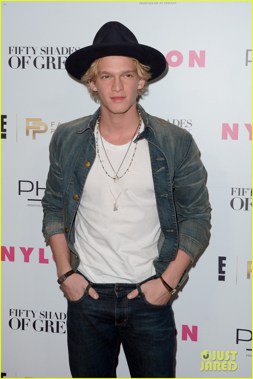 cody simpson derek hough kick off fashion week at fifty shades release party 12