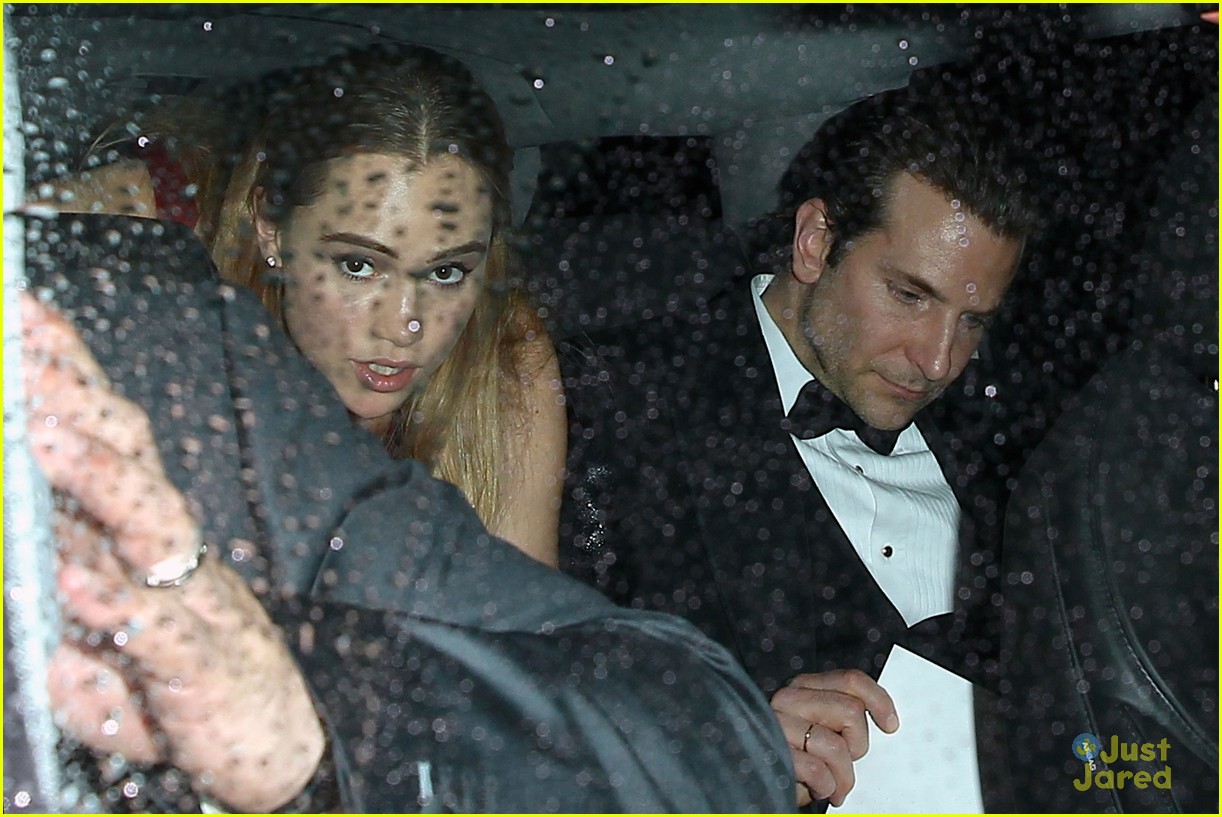 suki waterhouse attended oscars 2015 with bradley cooper 19