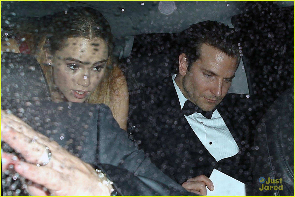 suki waterhouse attended oscars 2015 with bradley cooper 20