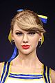 taylor swifts new wax figure makes its debut 04