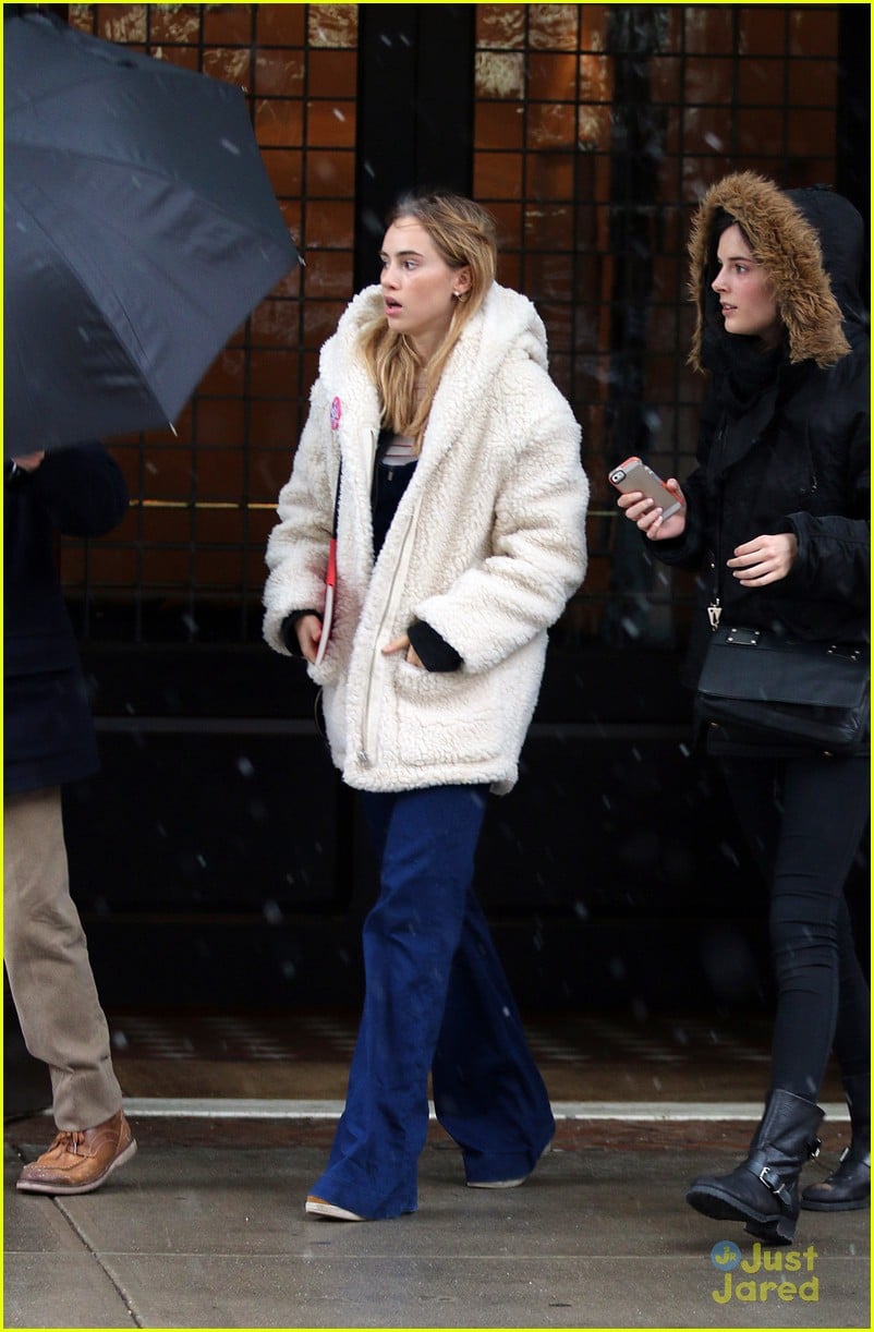 Suki Waterhouse Slams Mean Troll After Being Called 'Ugly' Photo