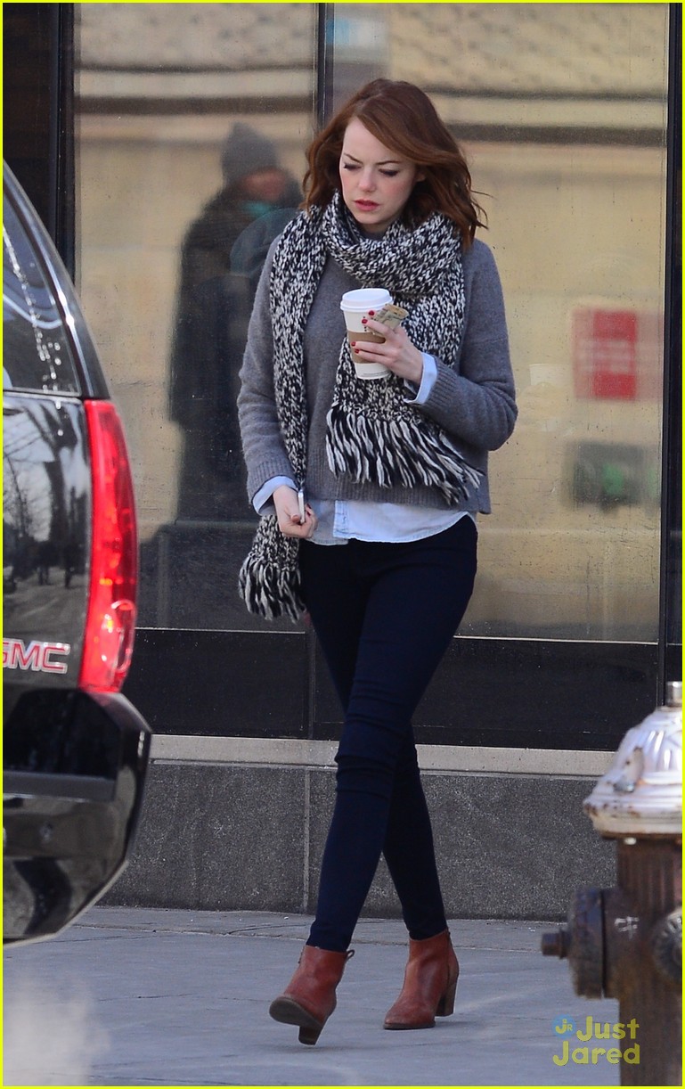 emma stone braves cold nyc weather 03