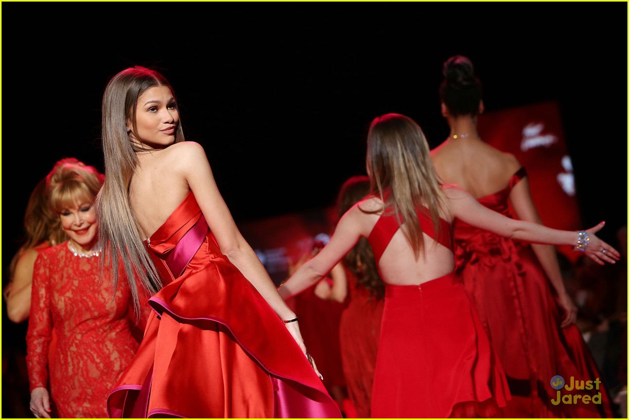 zendaya walks red dress fashion show nyfw 15