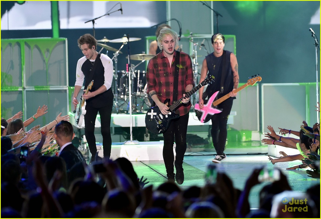 5 seconds of summer kcas performance video 01