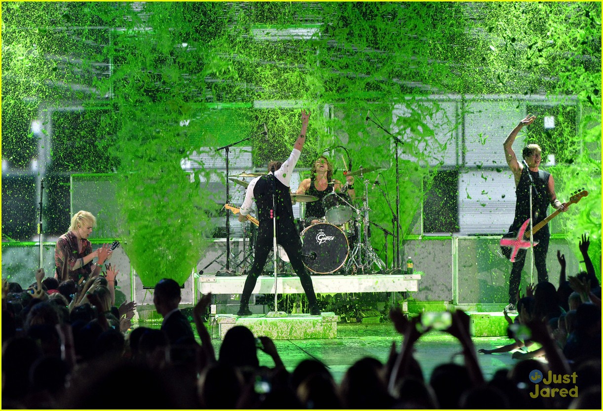 5 seconds of summer kcas performance video 03