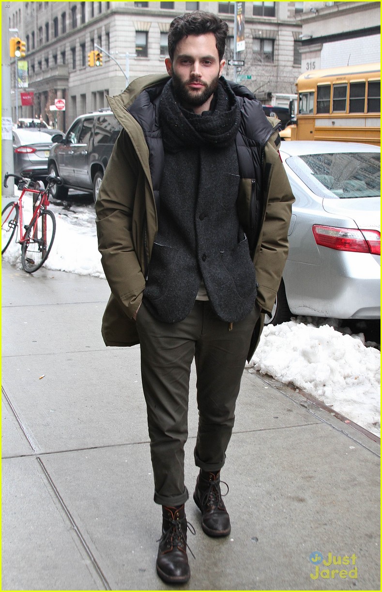 penn badgley dressed perfectly for cold nyc 01