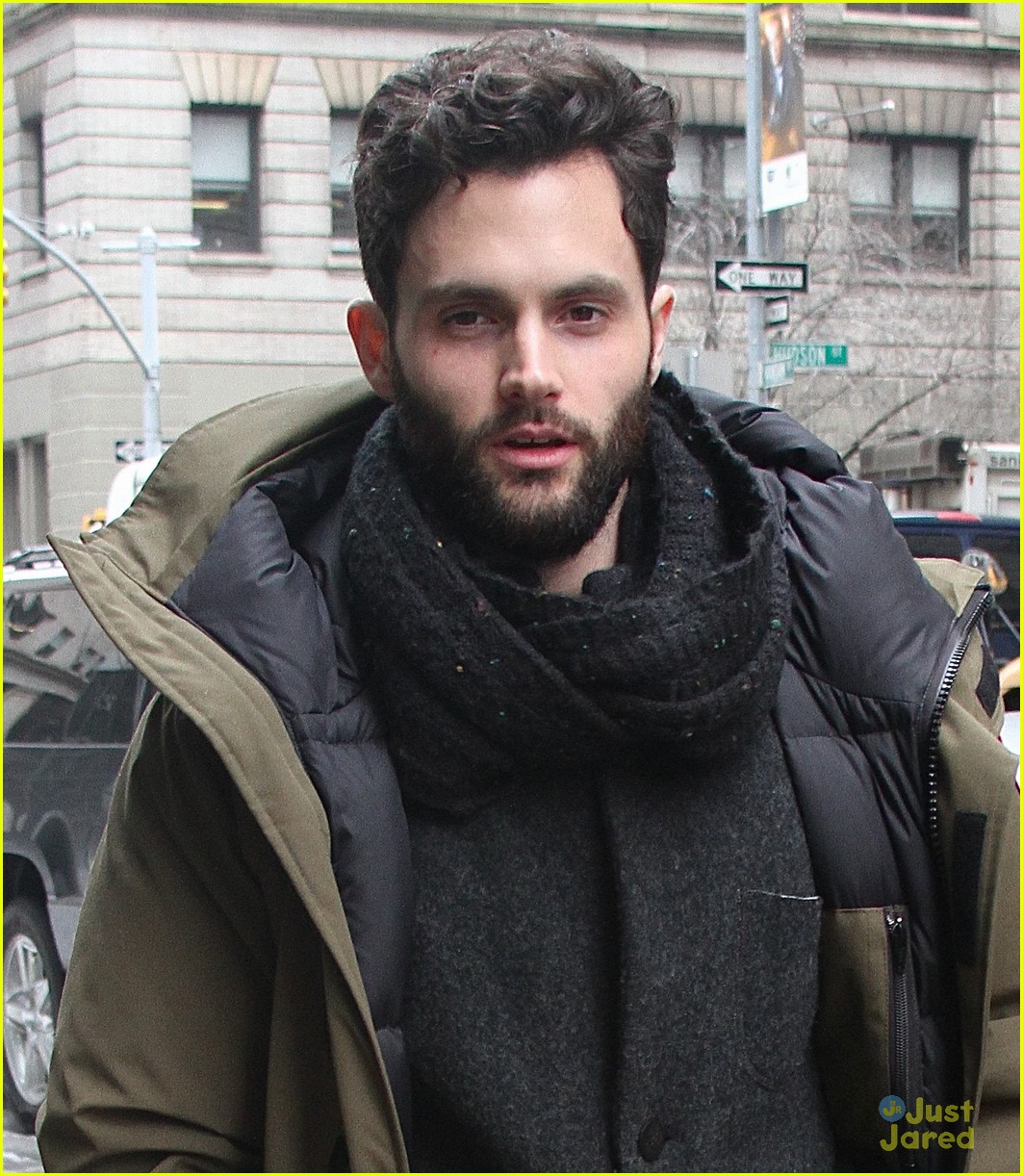 penn badgley dressed perfectly for cold nyc 02