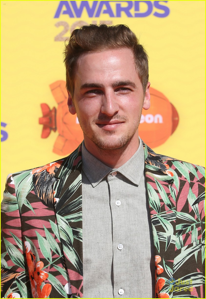 Bethany Mota Vlogged On Stage At the KCAs 2015 with Kendall Schmidt: Photo  792999 | 2015 Kids Choice Awards, Bethany Mota, Chloe Lukasiak, Jennette  McCurdy, Kendall Schmidt, Kevin Schmidt, Kids Choice Awards, image size:844x1222