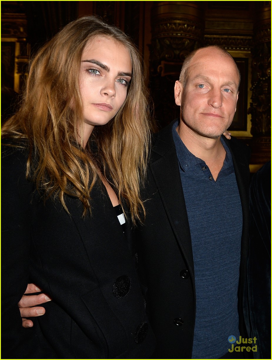 cara delevingne introduces herself to woody harrelson 04