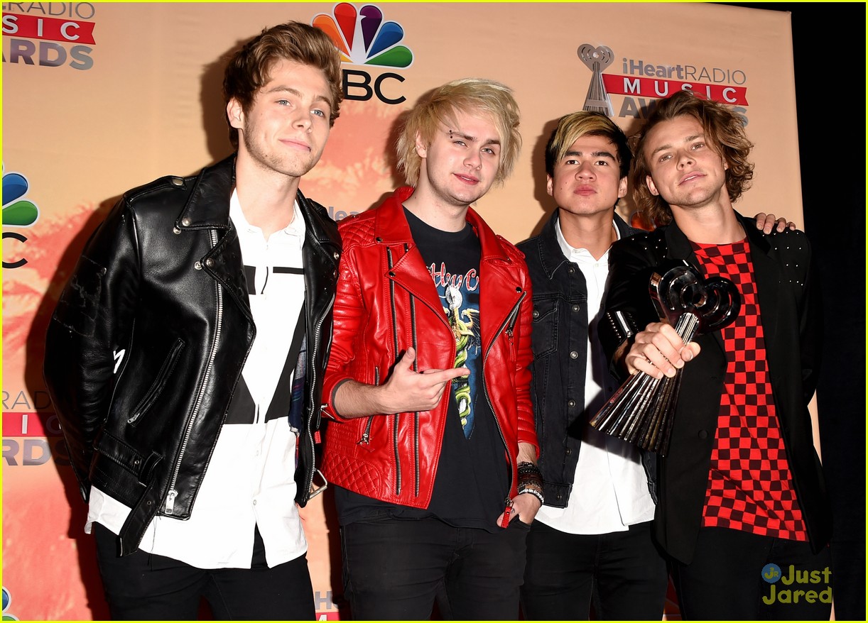 fifth harmony 5 seconds of summer iheartradio music awards 2015 22