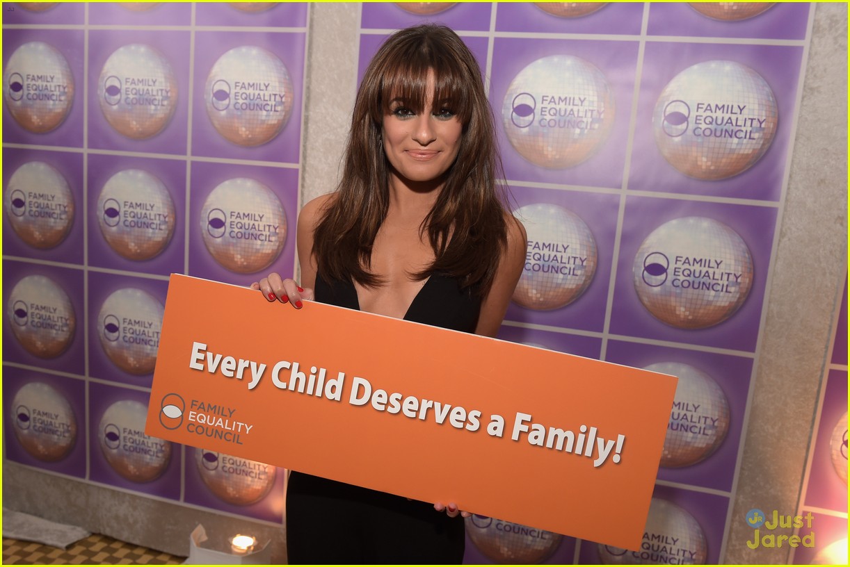 lea michele glee cast sing family equality 06