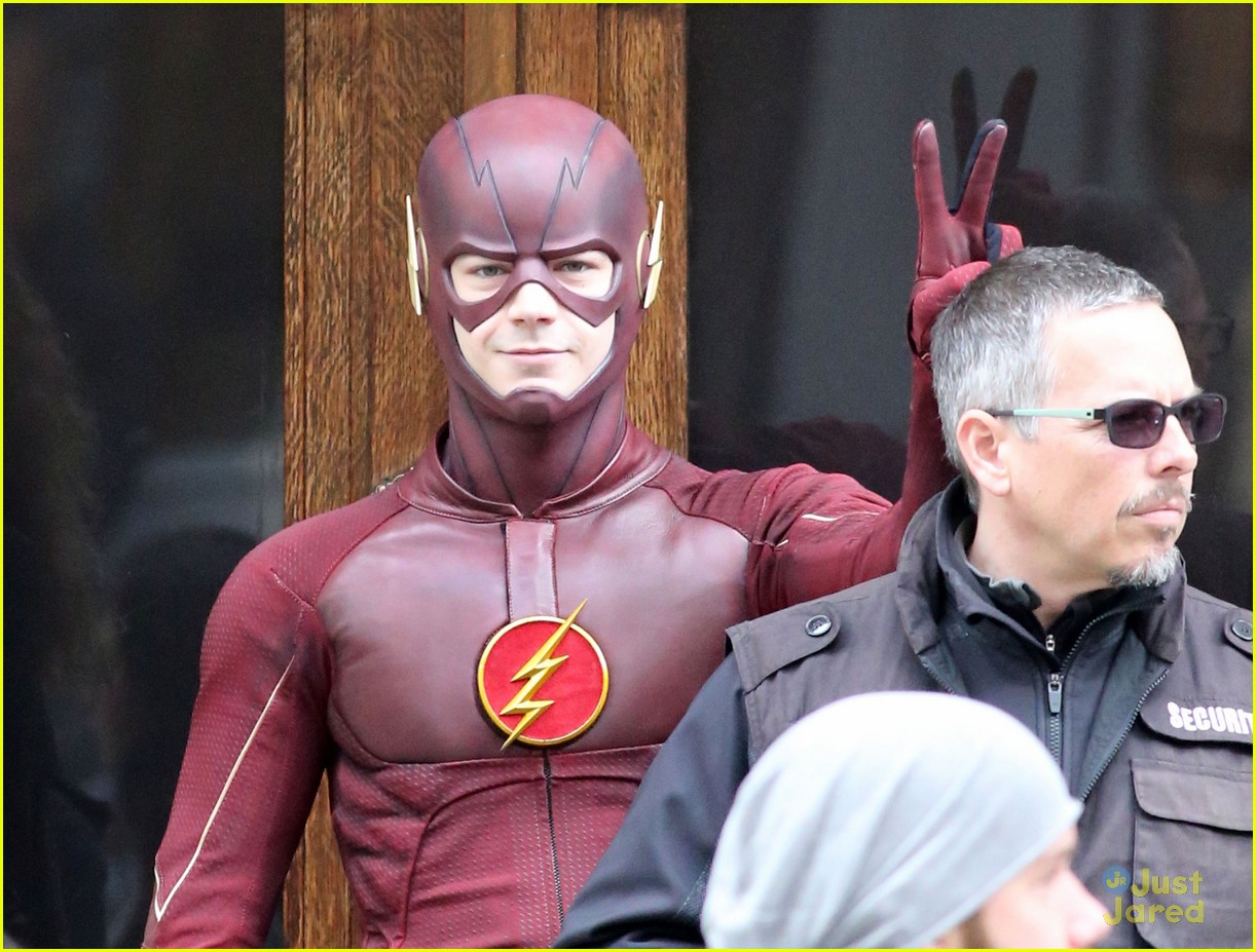 grant gustin gives out bunny ears on the flash set 04