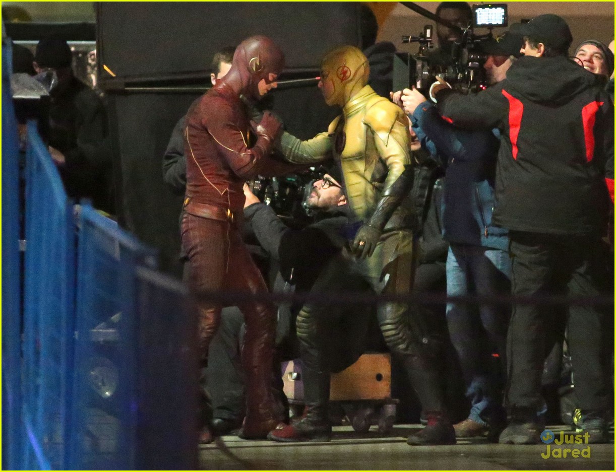 grant gustins flash fights reverse flash photos 06
