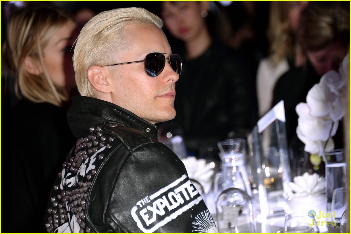 jared leto mingles with models during paris fashion week 02