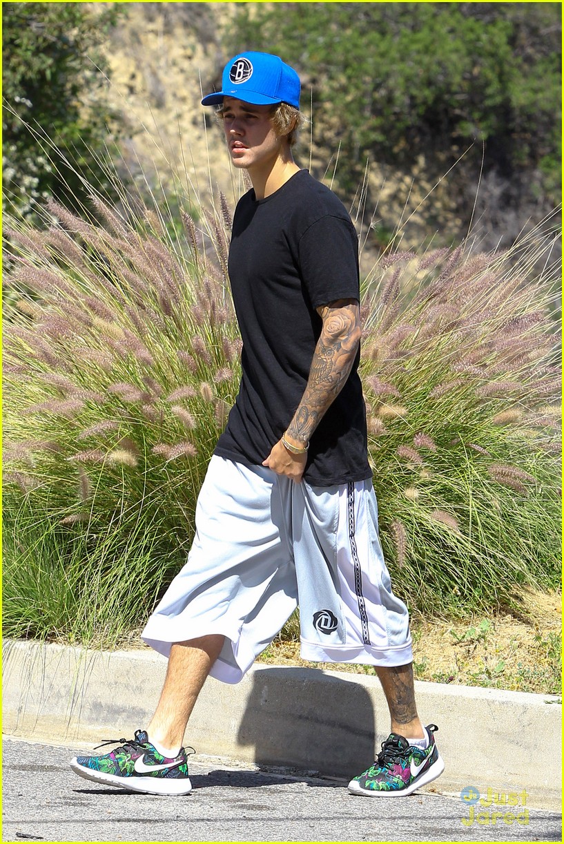 justin bieber debuts adorable new puppy esther 14