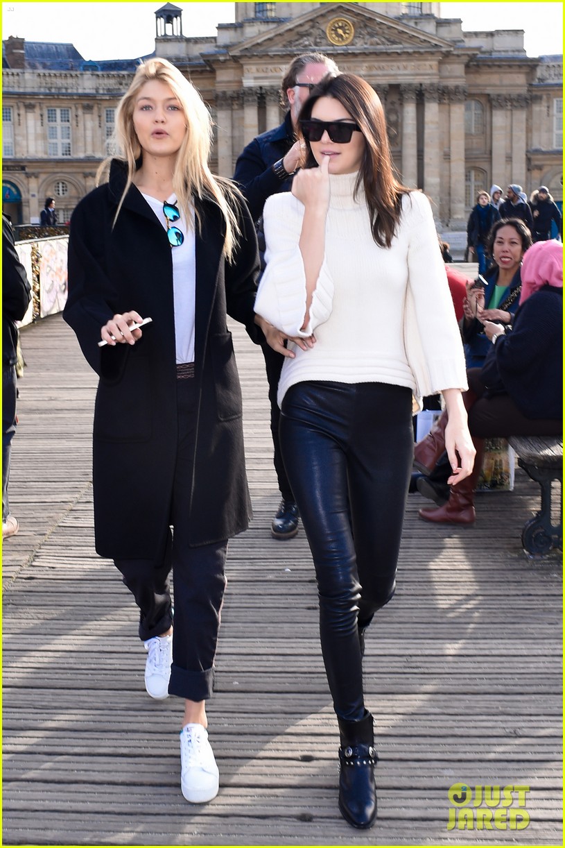 kendall jenner attacked by a fan in paris 10