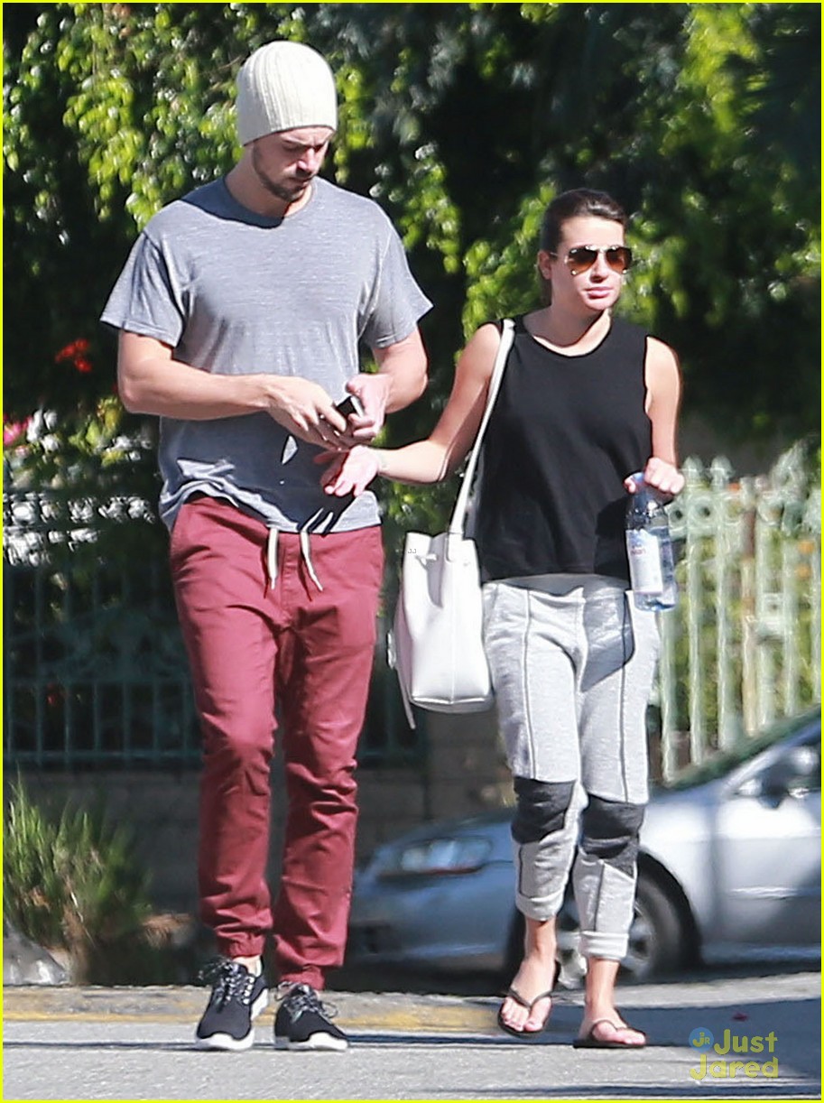 lea michele reunites with jonathan groff on glee this week 17