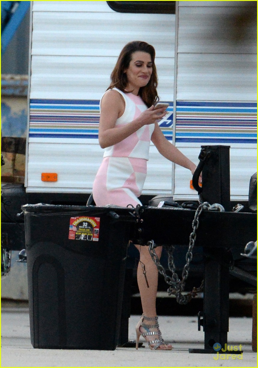 lea michele emma roberts step out on scream queens set 24