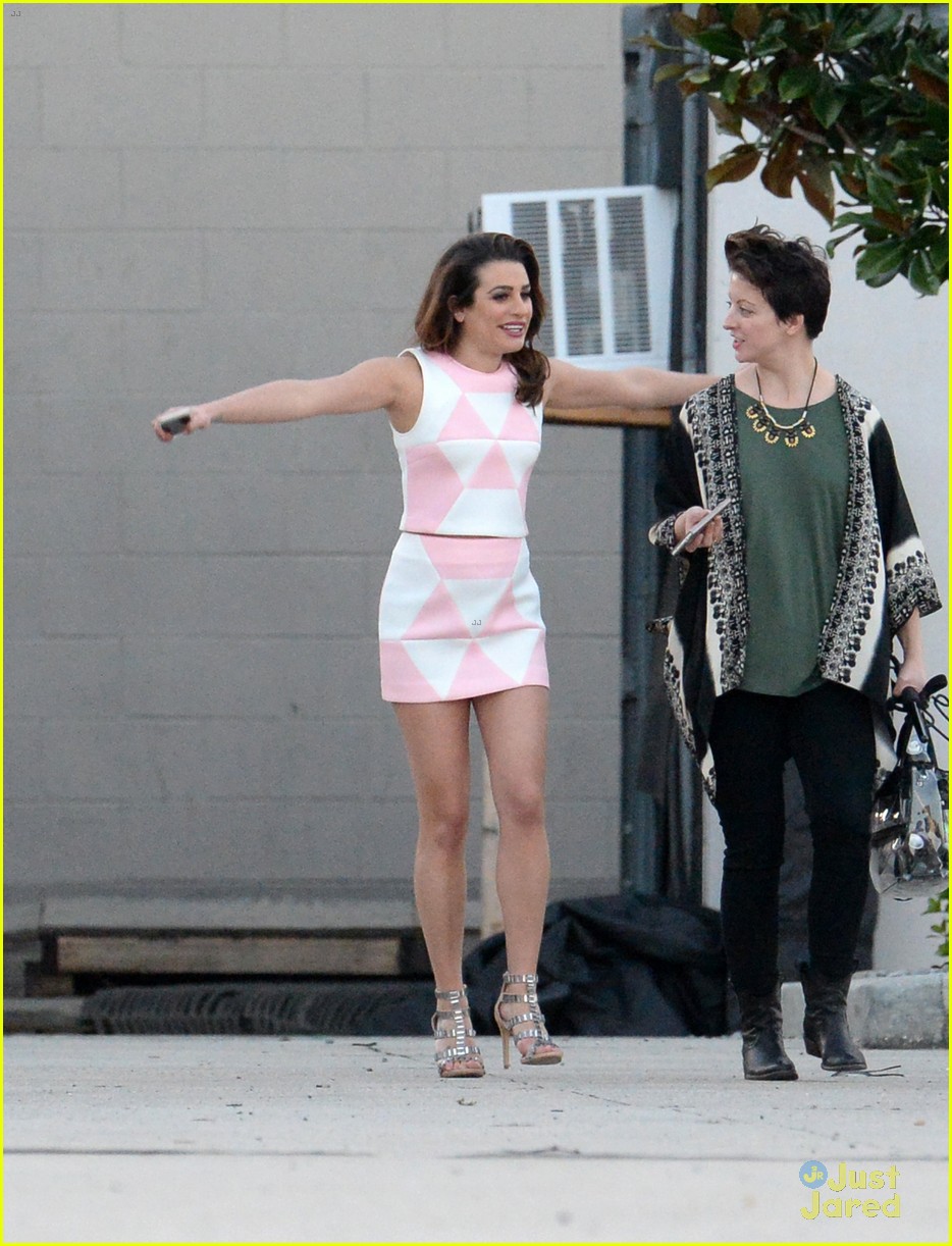 lea michele emma roberts step out on scream queens set 28