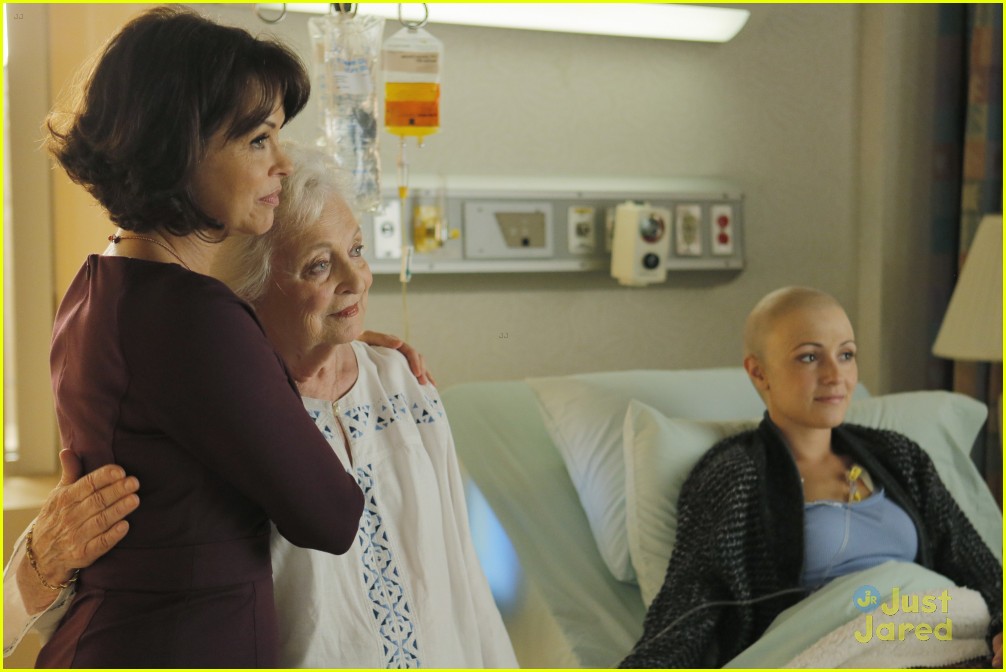 chasing life one day spring finale stills 17