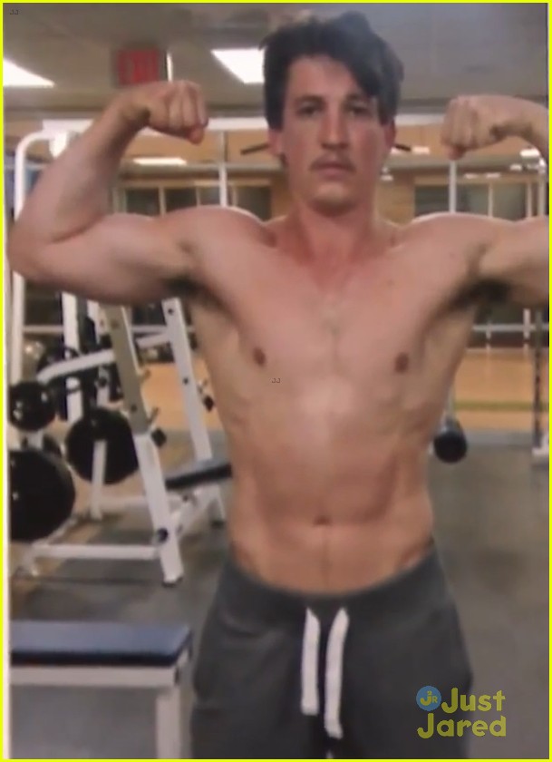 miles teller shows off his amazing shirtless transformation 05