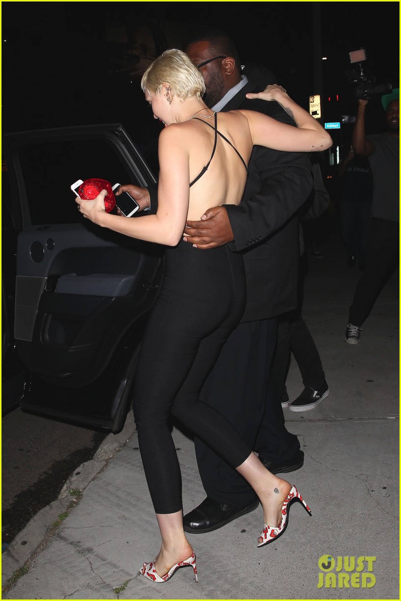 miley cyrus steps out after patrick schwarzenegger photos emerge 11