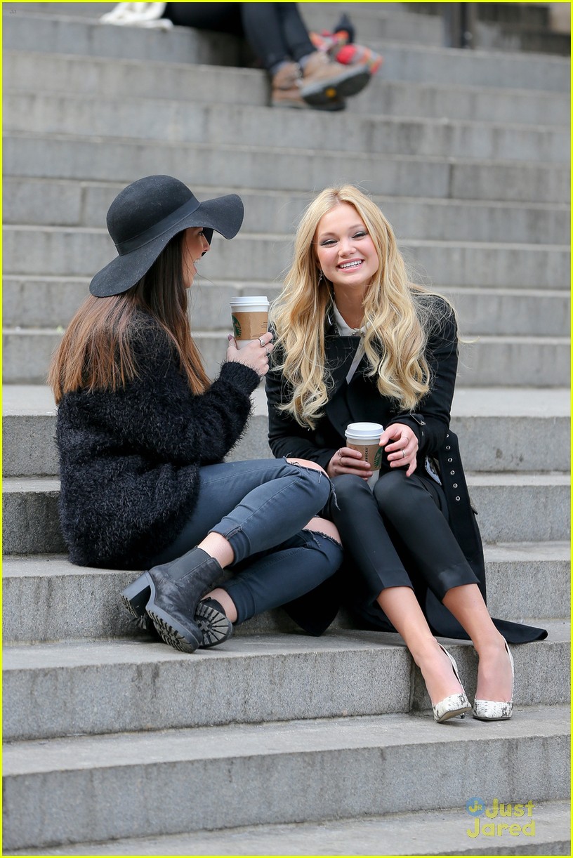 olivia holt natalie bacon museum stop nyc 01