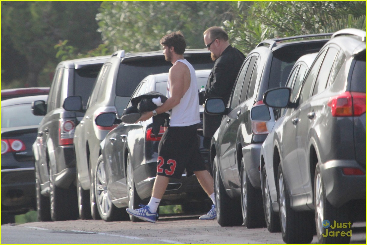 patrick schwarzenegger hits gym after dinner with miley cyrus 07
