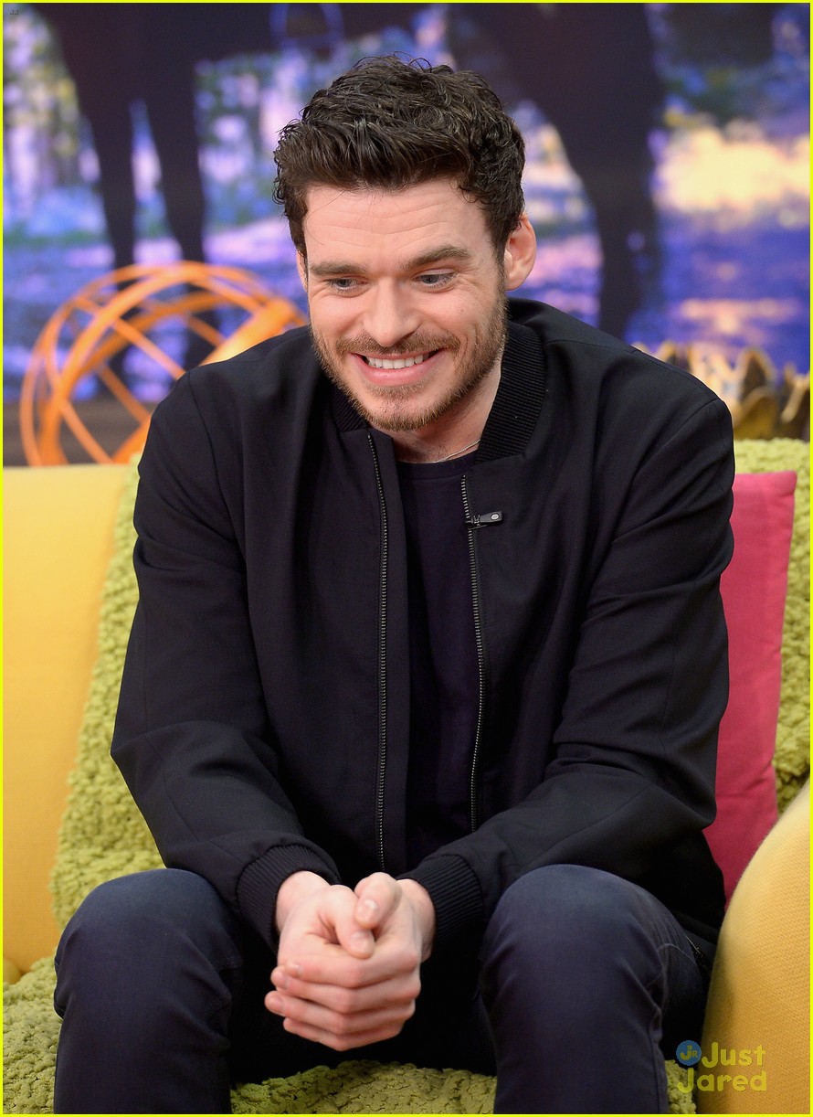 cinderellas richard madden charms us with this cute puppy 18