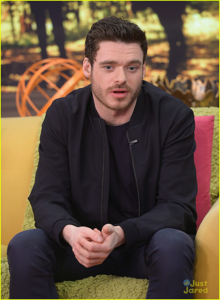 cinderellas richard madden charms us with this cute puppy 19
