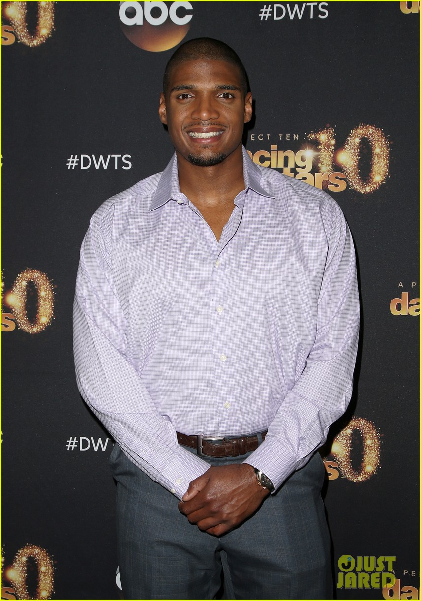 michael sam gets support from boyfriend vito cammisano at dancing with the stars 21