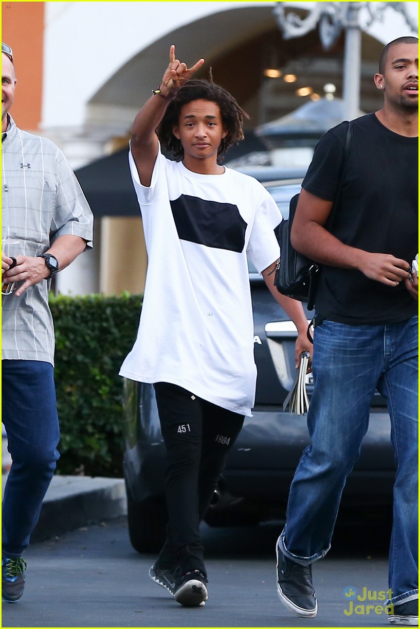 jaden smith waiting for text from odeya rush 10