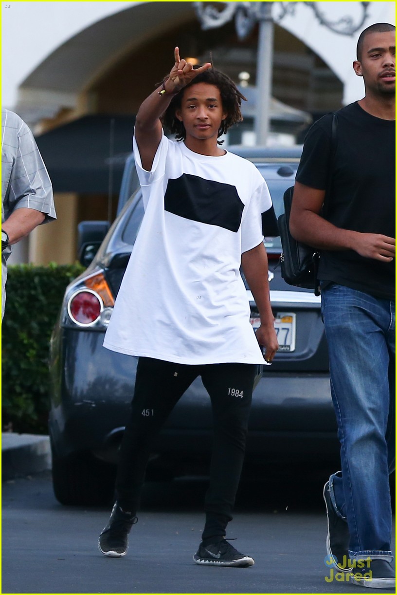 jaden smith waiting for text from odeya rush 14