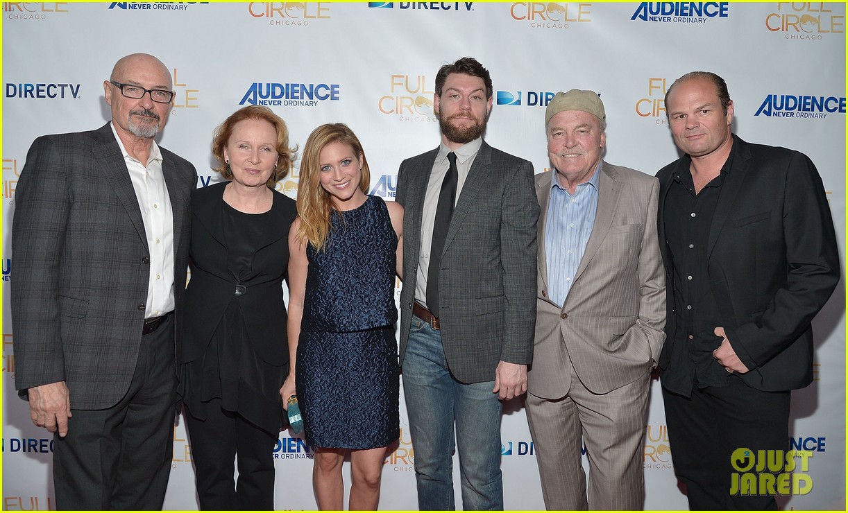 brittany snow patrick fugit reunite with full circle cast 16