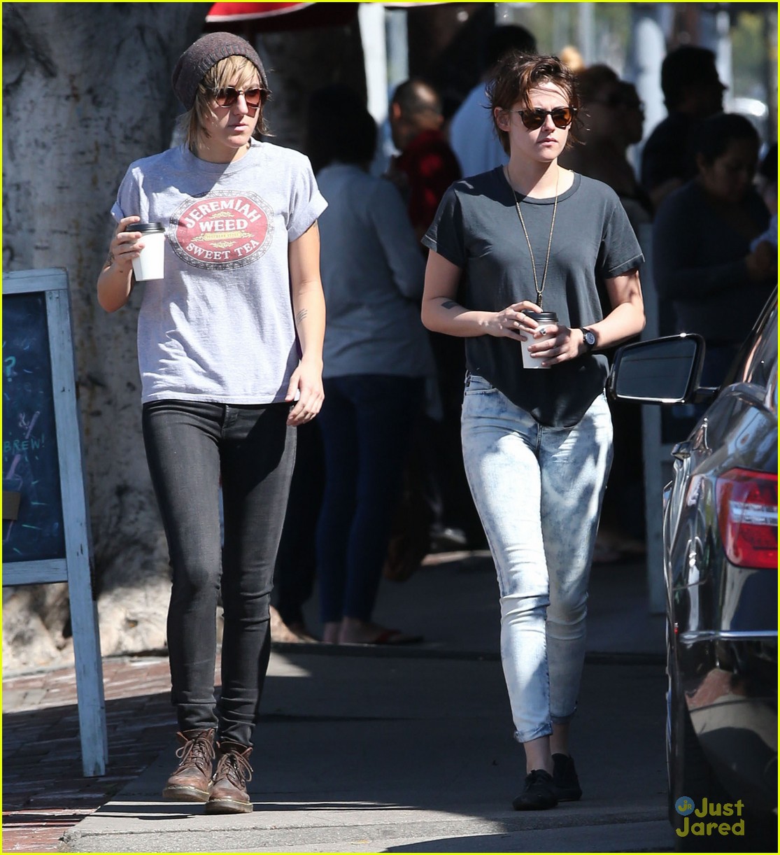 kristen stewart alicia cargile spotted first time since february 03
