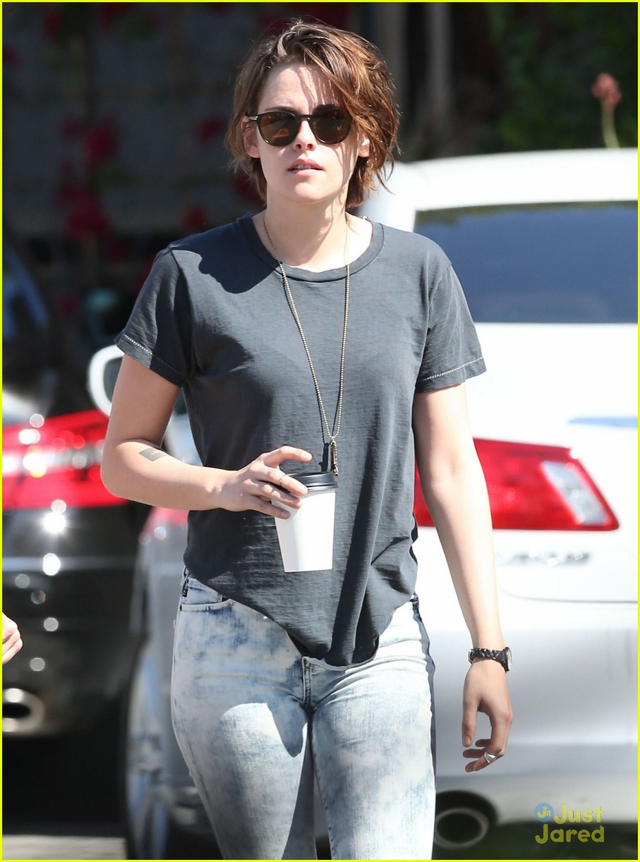 kristen stewart alicia cargile spotted first time since february 12