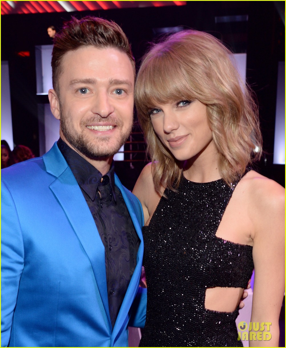 justin timberlake taylor swift sit together at iheartradio music awards 2015 02