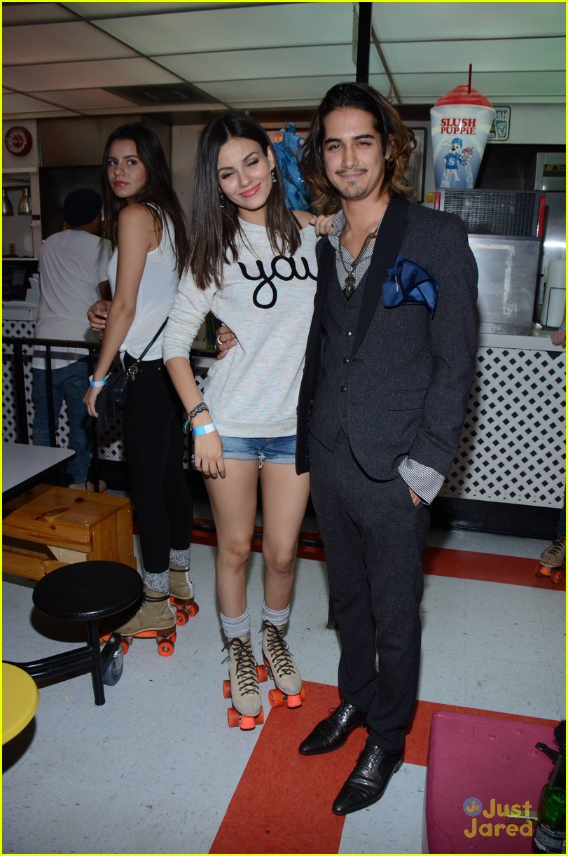 victoria justice avan jogia have a victorious throwback 07