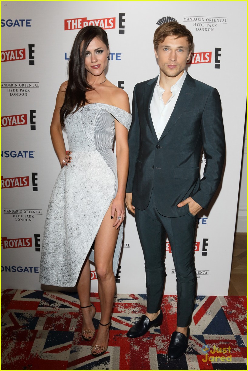 william moseley kelsey chow royals uk premiere party 03