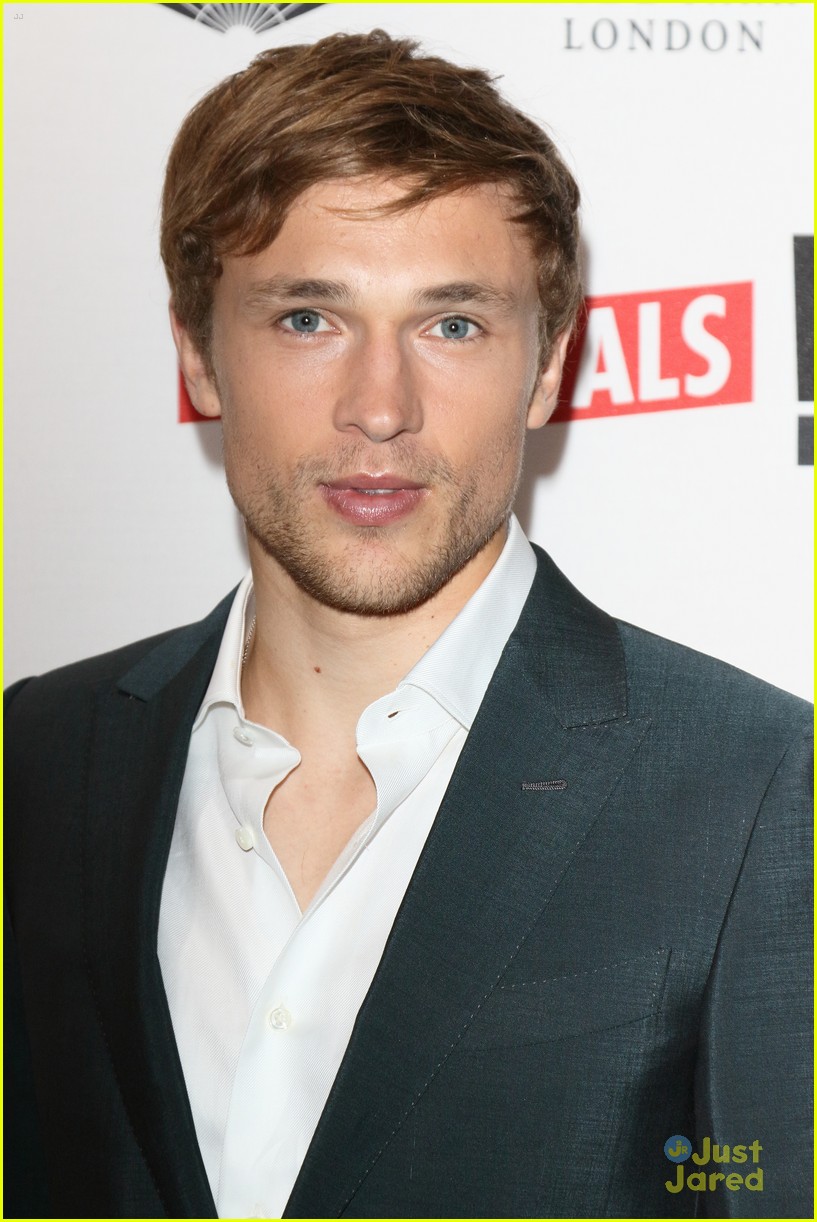 william moseley kelsey chow royals uk premiere party 19
