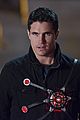 robbie stephen amell unite for the flash 01