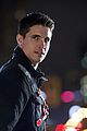 robbie stephen amell unite for the flash 04