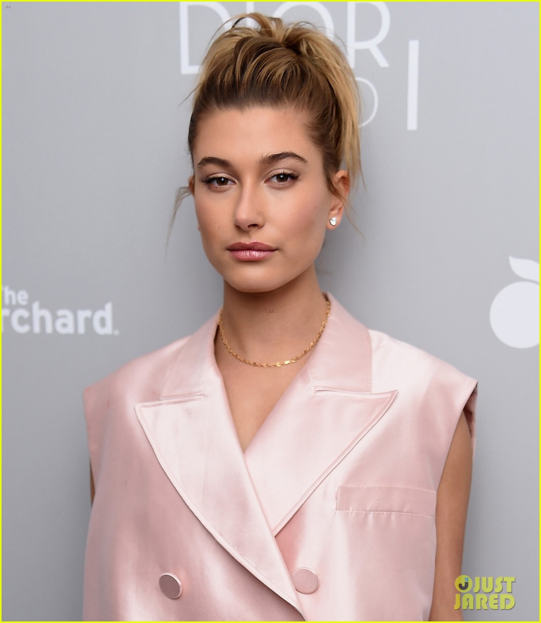hailey baldwin chanel iman step out in style for new york premiere 22