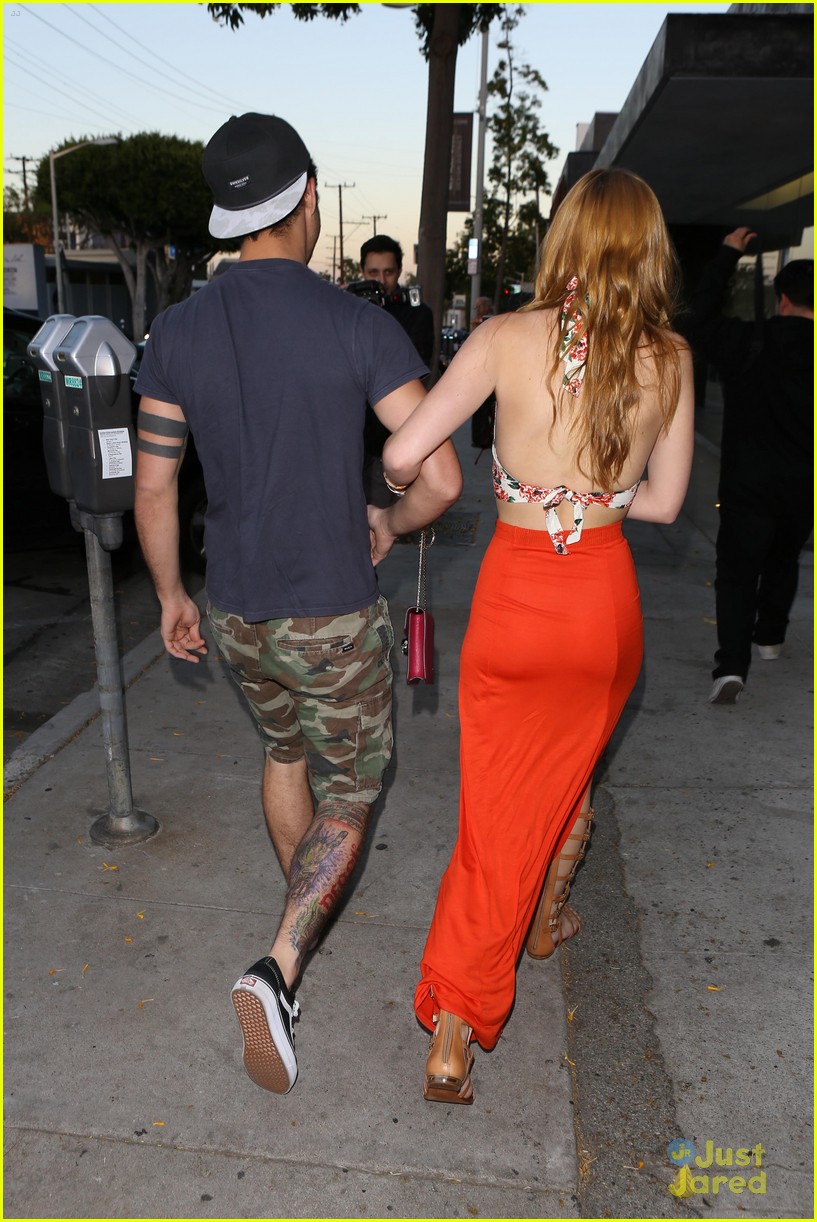 bella thorne tyler posey walk arm in arm together 10