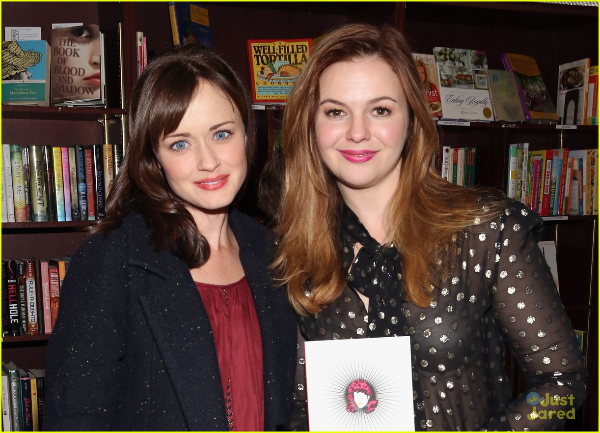 alexis bledel amber tamblyn book release party 02