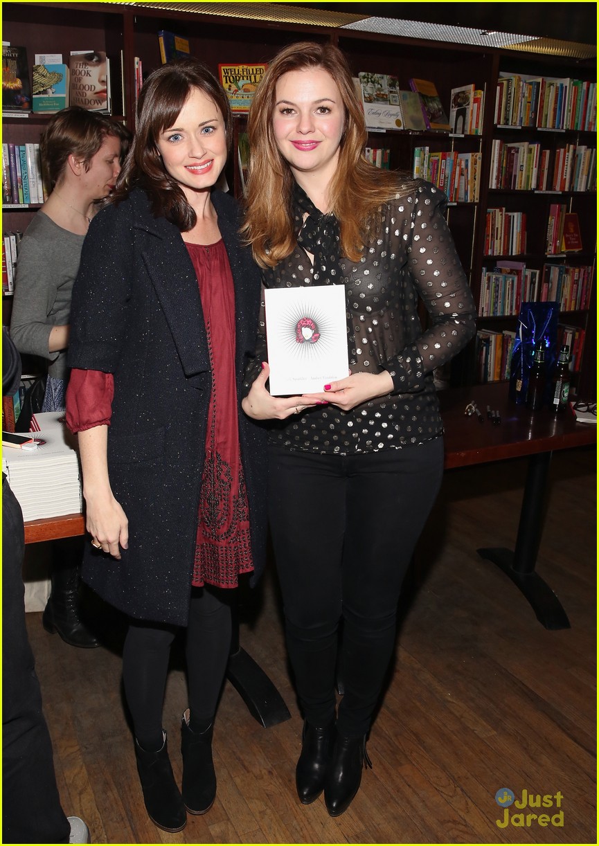 alexis bledel amber tamblyn book release party 05