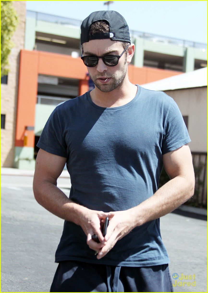 chace crawford drops by apple after boom news 03