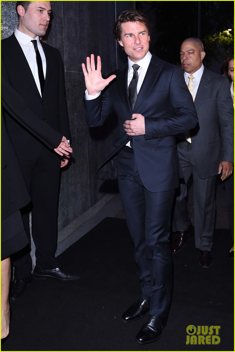 tom cruise chris pine suit up to celebrate armanis 40th anniversary 29