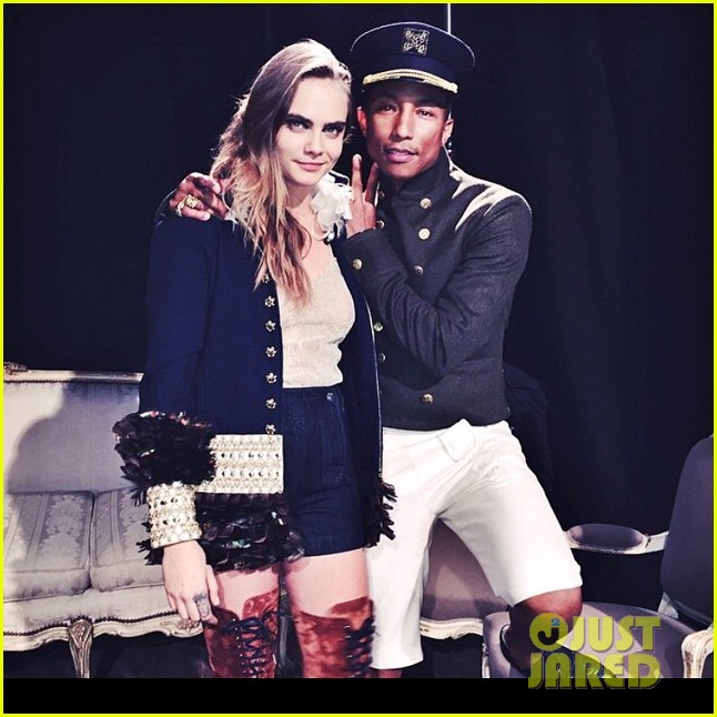 cara delevingne performs duet cc the world with pharrell williams 04