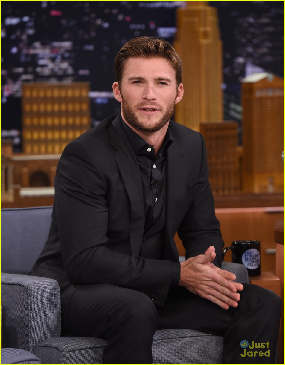 scott eastwood trampled by bull 04